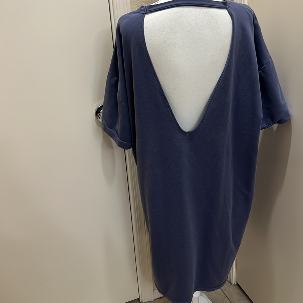 F21 plus t shirt dress with open back - Picture 4 of 5